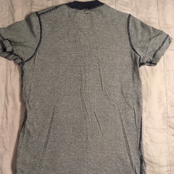 Abercrombie & Fitch Muscle T-Shirt. Size Medium - Picture 2 of 4